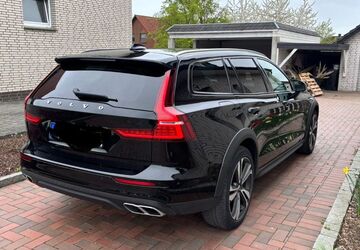 Volvo V60 Cross Country 135.000 km 22.999 &euro; Rödinghausen 32289
