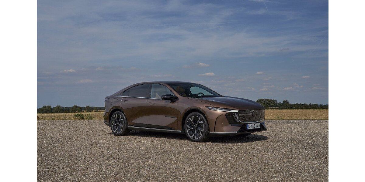 Mazda 6e 4.335 km 37.950 &euro; Damme 49401