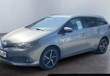 Toyota Auris 103.516 km 14.760 &euro; Osnabrück 49090