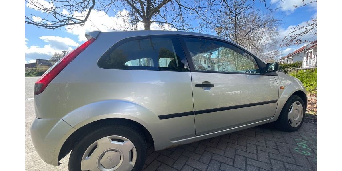 Ford Fiesta 225.000 km 1.200 &euro; Lotte 49504