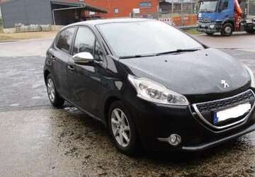 Peugeot 208 197.000 km 4.200 &euro; Ibbenbueren 49477