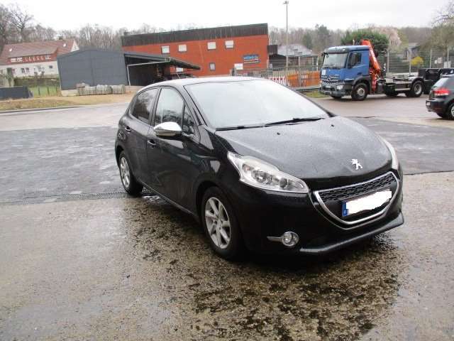 Peugeot 208 197.000 km 4.200 &euro; Ibbenbueren 49477
