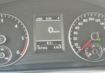 VW Touran 187.400 km 9.800 &euro; LOTTE 49504