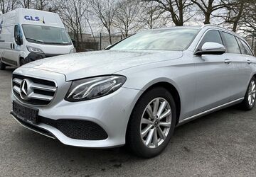 Mercedes-Benz E 220 126.089 km 20.900 &euro; Lotte 49504