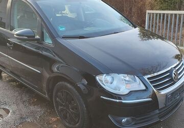 VW Touran 259.000 km 2.698 &euro; Melle 49324