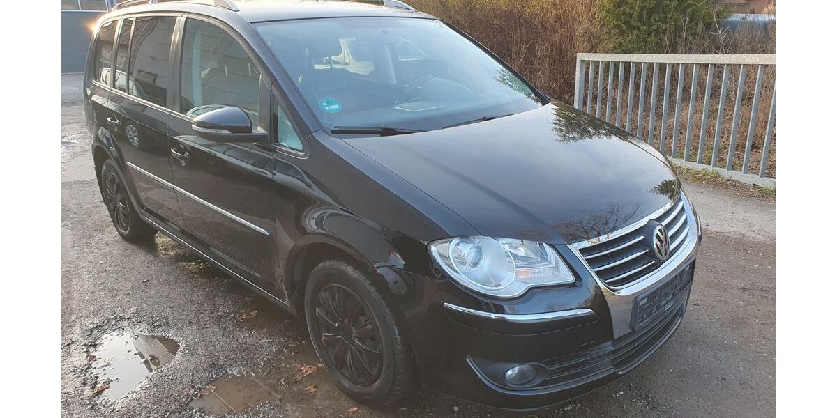 VW Touran 259.000 km 2.698 &euro; Melle 49324