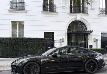 Porsche Panamera 30.500 km 180.000 &euro; Versmold 33775