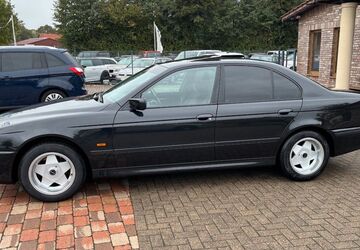 BMW 523 216.000 km 4.950 &euro; Versmold 33775