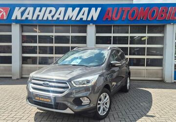 Ford Kuga 98.000 km 10.799 &euro; Osnabrück 49090