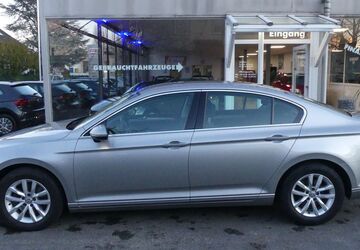 VW Passat 132.800 km 13.390 &euro; Osnabrück 49084