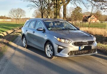 Kia ceed Sportswagon 86.000 km 14.395 &euro; Bramsche 49565