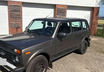Lada Niva 74.295 km 14.900 &euro; Melle 49326