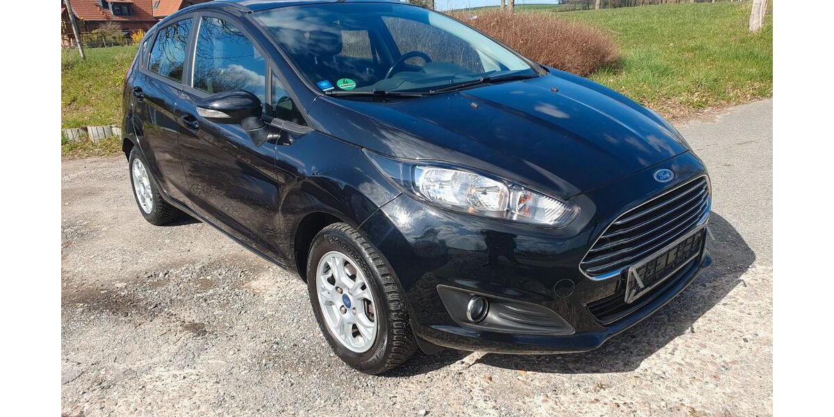 Ford Fiesta 129.000 km 3.299 &euro; Melle 49324