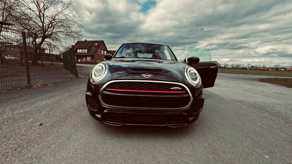 Mini John Cooper Works 68.000 km 22.990 &euro; Damme 49401